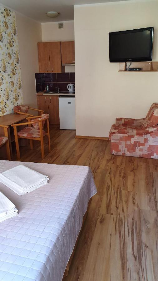 Pokoje Goscinne Jantar Lukecin Ngoại thất bức ảnh